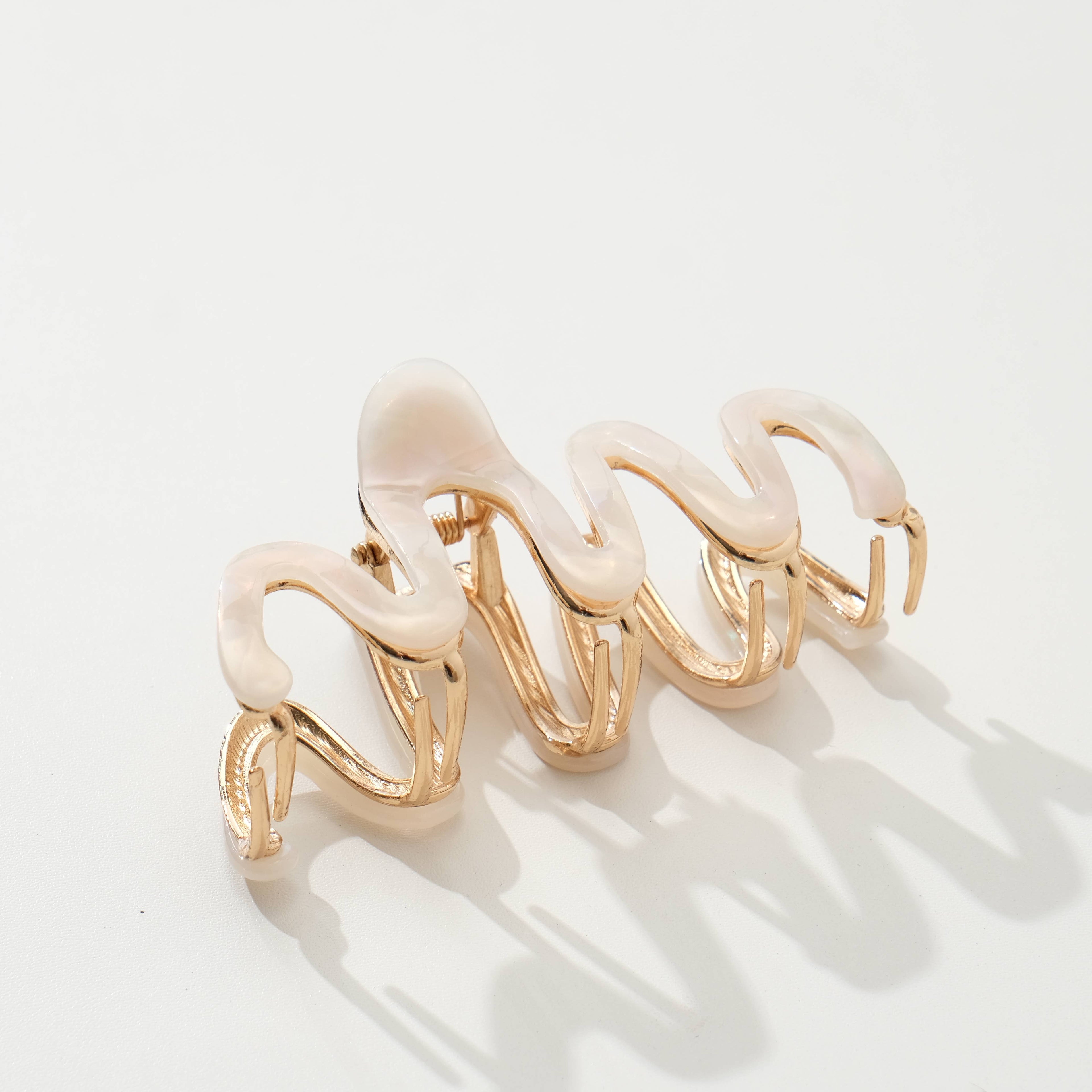 Exhibit 008: Vintage-Inspired Large Claw Clip