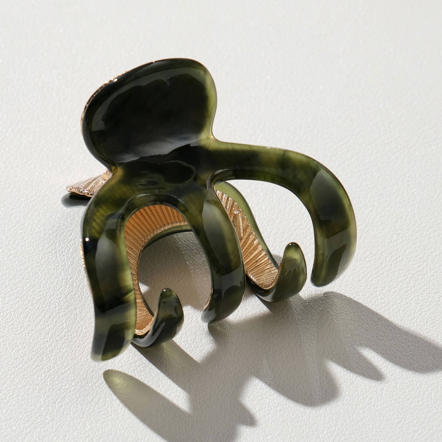 Exhibit 007: Vintage-Inspired Small Claw Clip