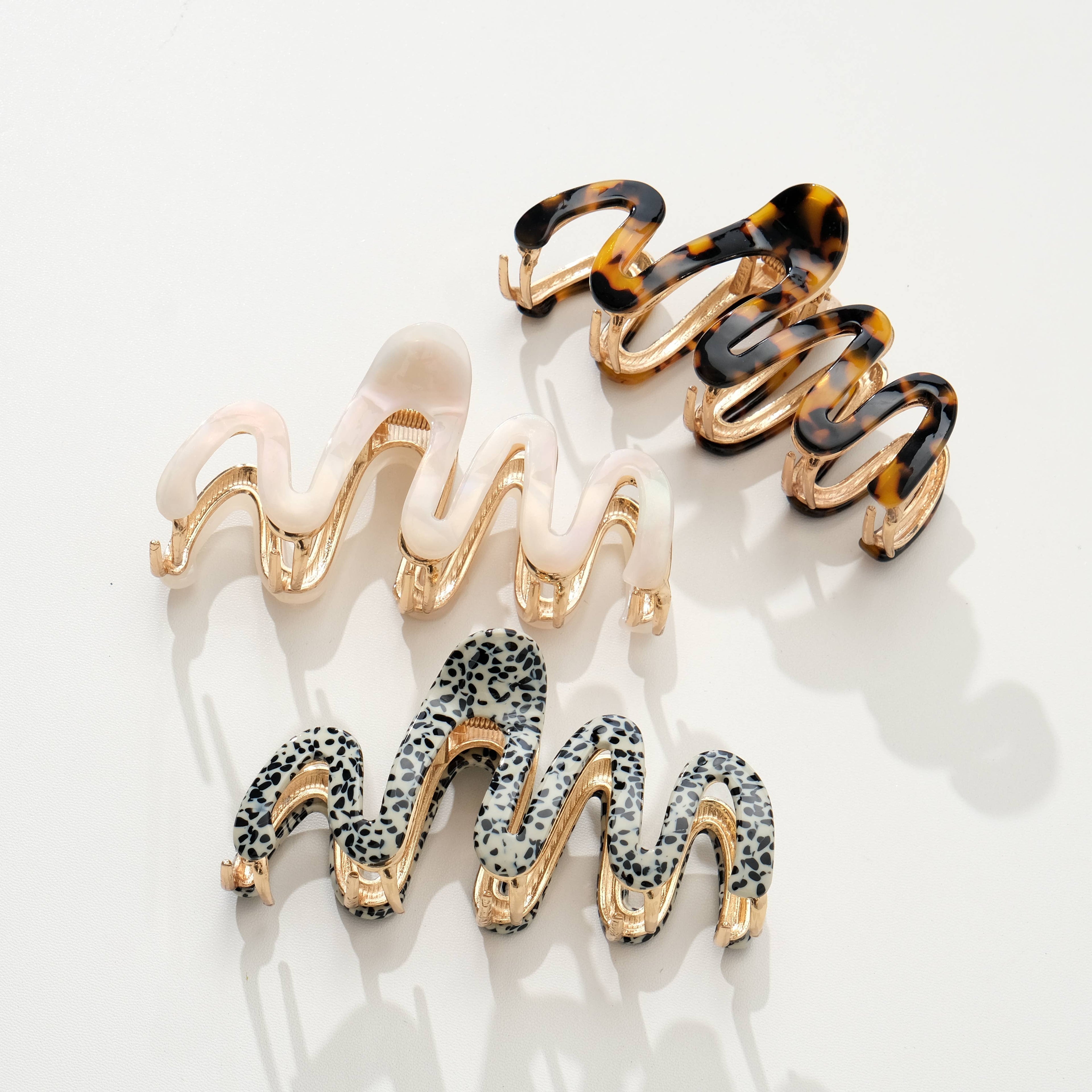 Exhibit 008: Vintage-Inspired Large Claw Clip