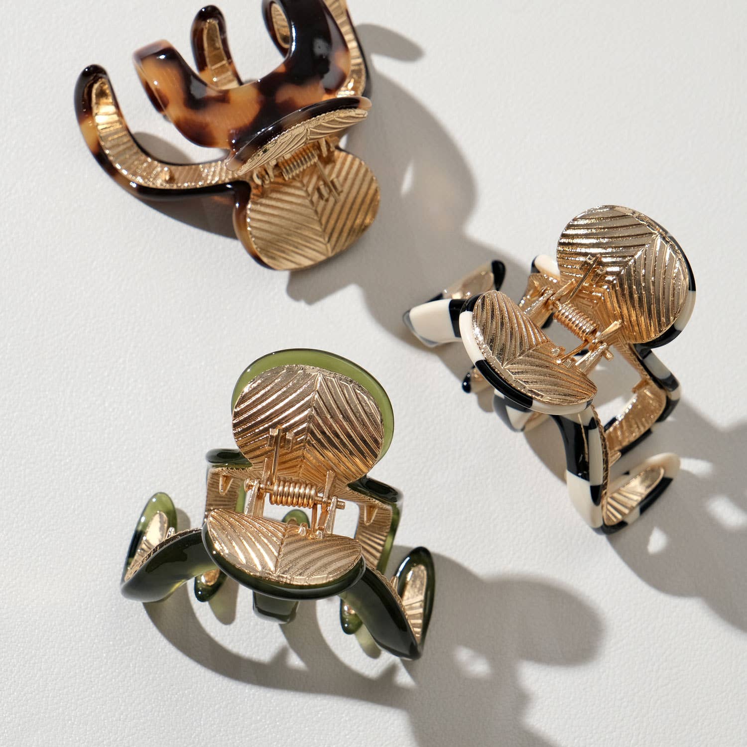 Exhibit 007: Vintage-Inspired Small Claw Clip